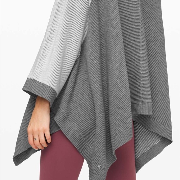 NWT Lululemon It All Lines Up Poncho - Picture 2 of 7